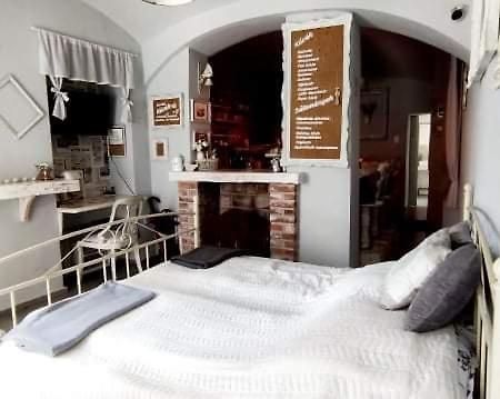 Godot Apartman Мисколк Екстериор снимка