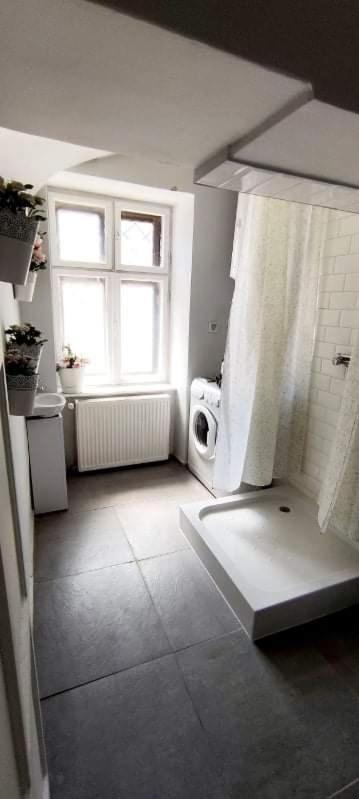 Godot Apartman Мисколк Екстериор снимка