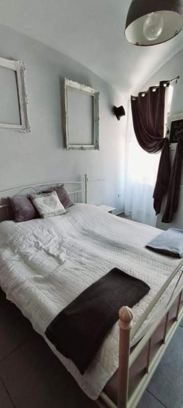 Godot Apartman Мисколк Екстериор снимка